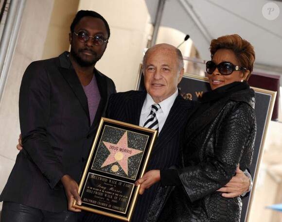 Will.i.am et Mary J. Blige inaugurent l'étoile de Doug Morris, à Hollywood, le 26 janvier 2010 !