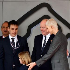Louis Ducruet, le prince Albert II, la princesse Charlene de Monaco et leur fille, la princesse Gabriella - Remise des prix du championnat du "Monaco ePrix" à Monaco. Le 30 avril 2022 © Bruno Bebert / Bestimage