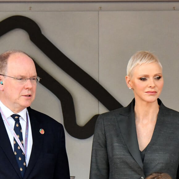 Le prince Albert II, la princesse Charlene de Monaco et leurs enfants, la princesse Gabriella et le prince Jacques - Remise des prix du championnat du "Monaco ePrix" à Monaco. Le 30 avril 2022 © Bruno Bebert / Bestimage