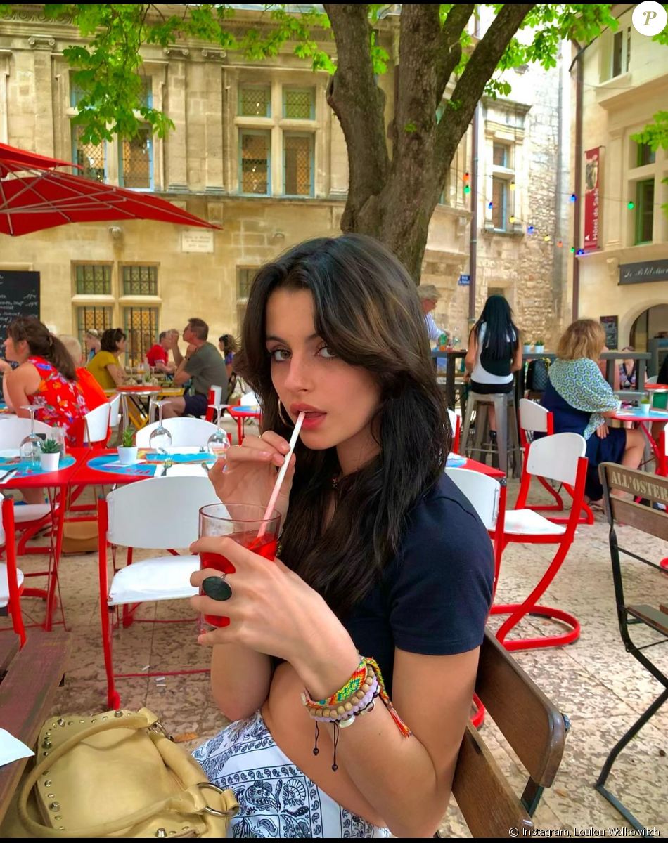 Lou Wolkowitch, la fille de Fanny Gilles et Bruno Wolkowitch, est comédienne et mannequin à 16 ans.