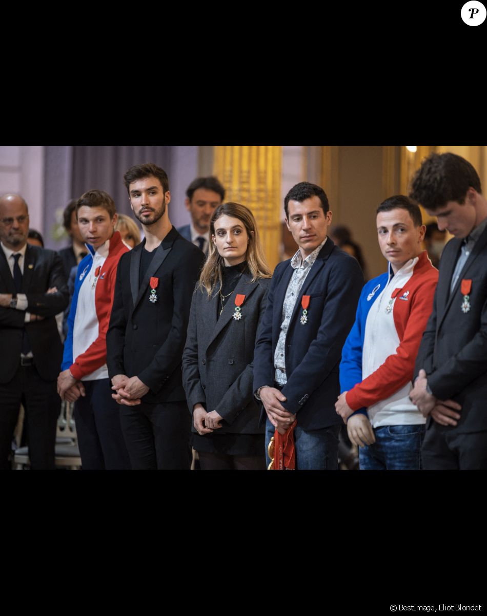 Guillaume Cizeron et Gabriella Papadakis, Quentin Fillon Maillet - Le président Emmanuel Macron lors d'une cérémonie en l'honneur des sportifs médaillés aux Jeux Olympiques et Paralympiques Pekin 2022 au palais de l'Elysée à Paris le 29 mars 2022. © Eliot Blondet / Pool / Bestimage