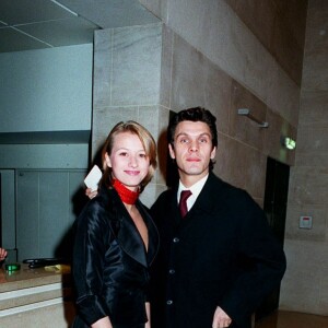 Sarah Poniatowski et Marc Lavoine à la soirée au profit d'Arcat-Sida au Carrousel du Louvre le 2 décembre 1995