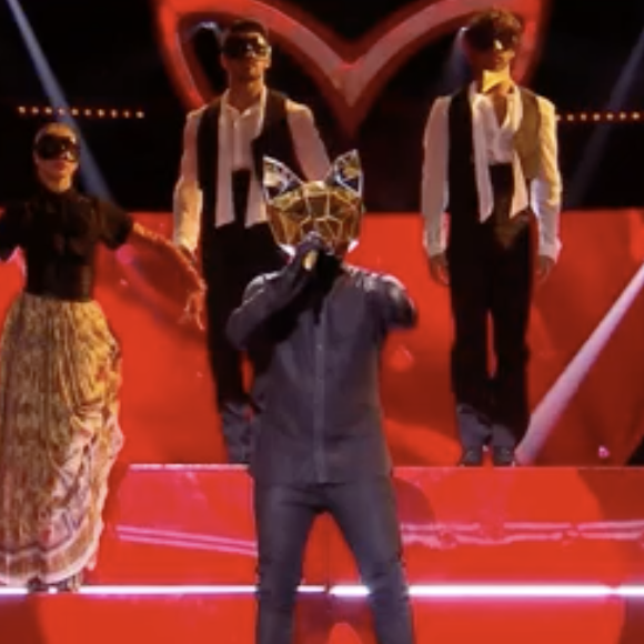 Kendji Girac débarque en tant qu'enquêteur invité dans "Mask Singer" - Émission du 6 mai 2022, TF1