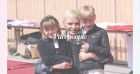 Charlene de Monaco : total look jean et tout sourire pour une nouvelle sortie avec Albert et les enfants !