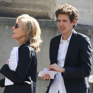 Claire Chazal et son fils François Poivre d'Arvor - Obsèques de Josette Chazal, la mère de Claire Chazal, en l'église Notre Dame d'Auteuil à Paris,