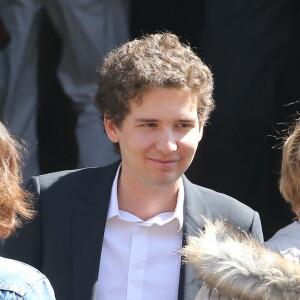François Poivre d'Arvor (fils de Claire Chazal) - Obsèques de Josette Chazal, la mère de Claire Chazal, en l'église Notre Dame d'Auteuil à Paris, le 14 avril 2015. - Obsèques de Josette Chazal, la mère de Claire Chazal, en l'église Notre Dame d'Auteuil à Paris, le 14 avril 2015. - Obsèques de Josette Chazal, la mère de Claire Chazal, en l'église Notre Dame d'Auteuil à Paris, le 14 avril 2015.