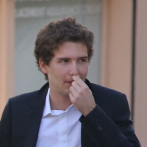 François Poivre d'Arvor (fils de Claire Chazal) - Obsèques de Josette Chazal, la mère de Claire Chazal, en l'église Notre Dame d'Auteuil à Paris, le 14 avril 2015. - Obsèques de Josette Chazal, la mère de Claire Chazal, en l'église Notre Dame d'Auteuil à Paris, le 14 avril 2015. - Obsèques de Josette Chazal, la mère de Claire Chazal, en l'église Notre Dame d'Auteuil à Paris, le 14 avril 2015.