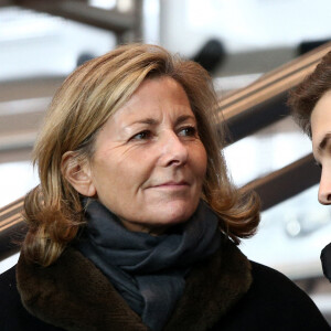Claire Chazal avec son fils François Poivre d'Arvor (19ans) - Match de l'équipe du Paris Saint Germain (PSG) contre l'équipe de Chelsea pour la 8e de finale aller de Ligue des champions au Parc des Princes à Paris, le 17 février 2015.