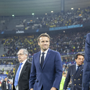 Emmanuel Macron - Le président de la république lors de la finale de la Coupe de France de football entre le FC Nantes et l'OGC Nice (1-0) au stade de France à Saint-Denis le 7 mai 2022 © Cyril Moreau / Bestimage 