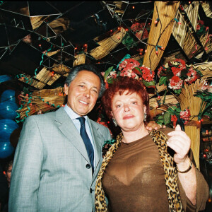 Archives - Régine et son mari Roger Choukroun en 1997 à Paris