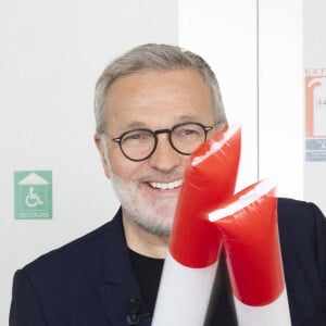 Exclusif - Laurent Ruquier en backstage de l'émission OEED (On Est En Direct) présentée par L.Salamé et L.Ruquier à Paris, France, le 19 mars 2022. © Jack Tribeca/Bestimage