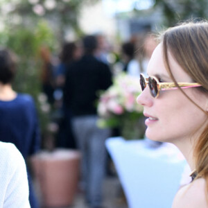 Exclusif - Vincent Dedienne et Ana Girardot à la soirée de réouverture du Rooftop de l'hôtel The Peninsula Paris le 10 mai 2022. © Rachid Bellak / Bestimage 