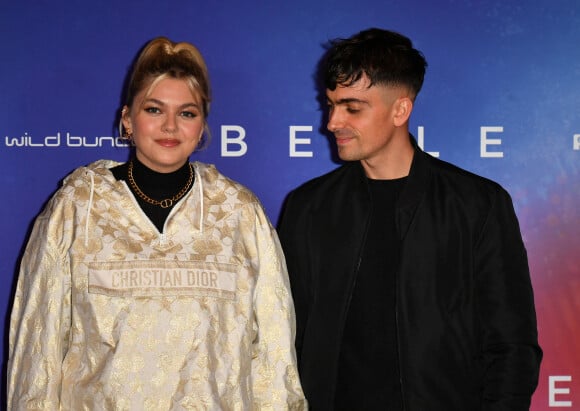 Louane et son compagnon Florian Rossi - Avant Première de " Belle " film animé japonais au Grand Rex à Paris le 6 décembre 2021 . © Veeren / Bestimage 