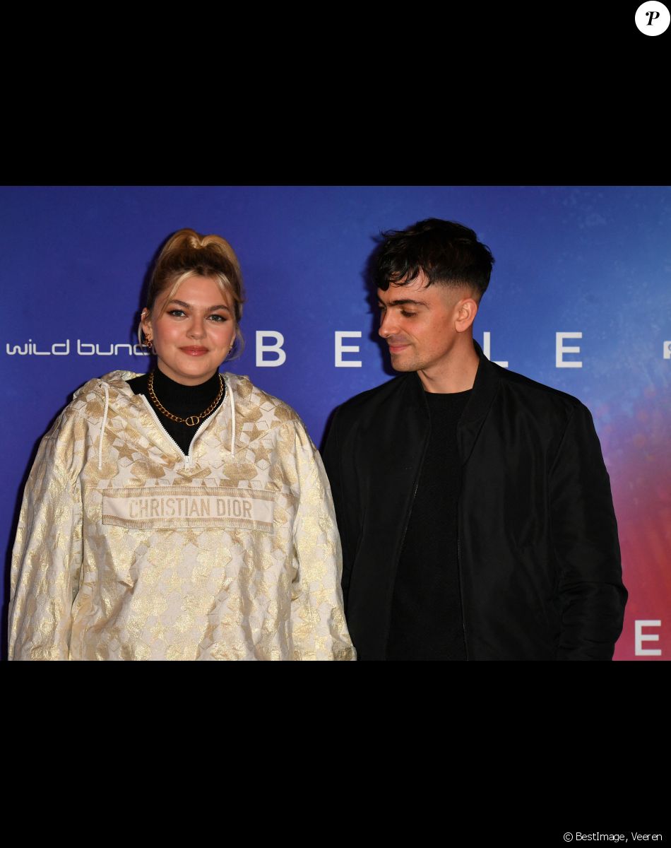 Louane et son compagnon Florian Rossi - Avant Première de " Belle " film animé japonais au Grand Rex à Paris le 6 décembre 2021 . © Veeren / Bestimage