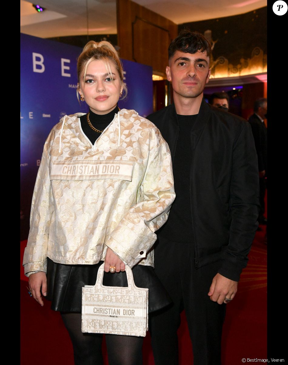 Louane et son compagnon Florian Rossi - Avant Première de " Belle " film animé japonais au Grand Rex à Paris le 6 décembre 2021 . © Veeren / Bestimage