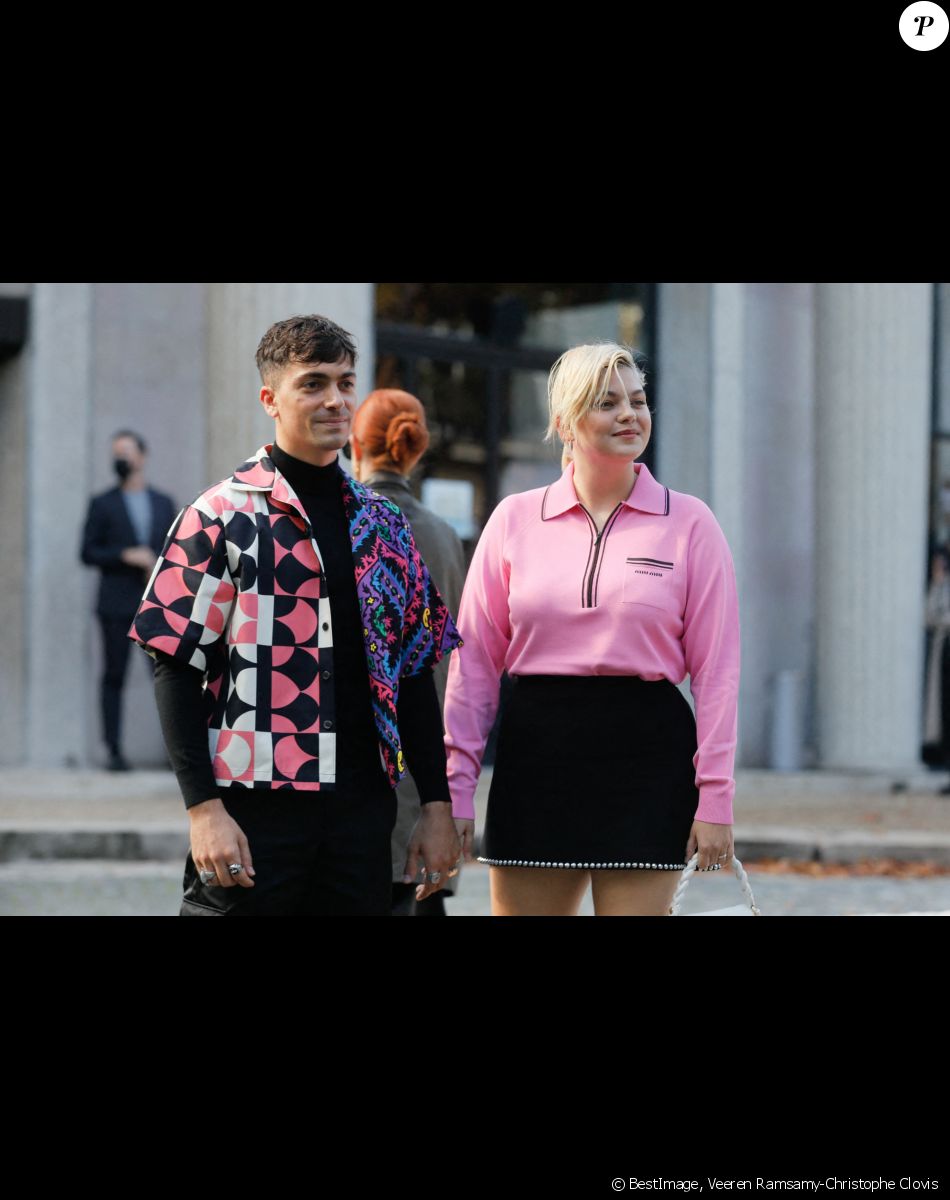 Louane Emera et son compagnon Florian Rossi arrivent au défilé de mode Miu Miu lors de la Fashion Week printemps/été 2022 à Paris, France, le 5 octobre 2021. © Veeren Ramsamy-Christophe Clovis/Bestimage