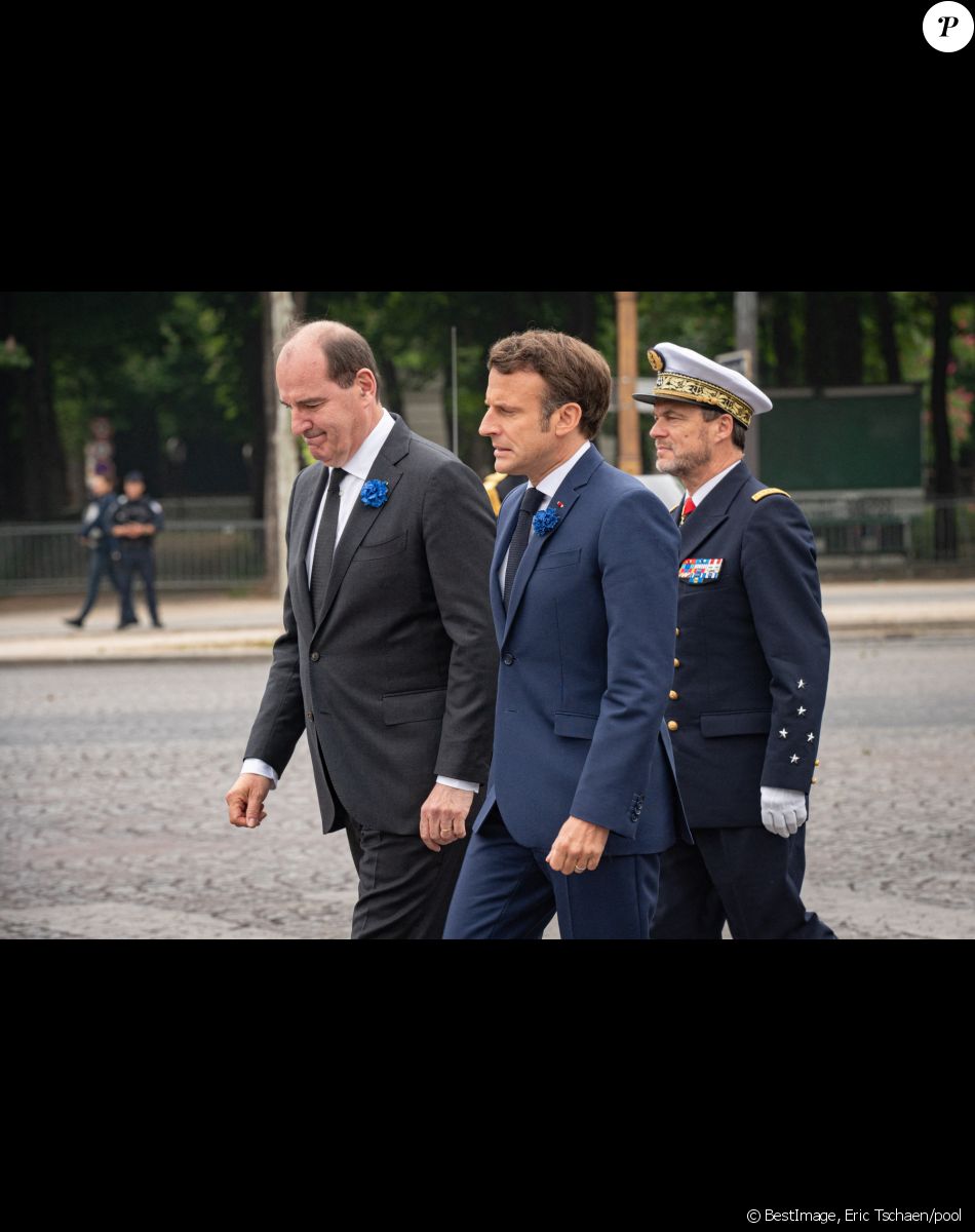 Jean Castex, premier ministre avec Emmanuel Macron, président de la Republique, lors d'une cérémonie devant la statue du Général Charles de Gaulle, dans le cadre de la cérémonie de commémoration du 8 mai 1945. Paris le 8 mai 2022