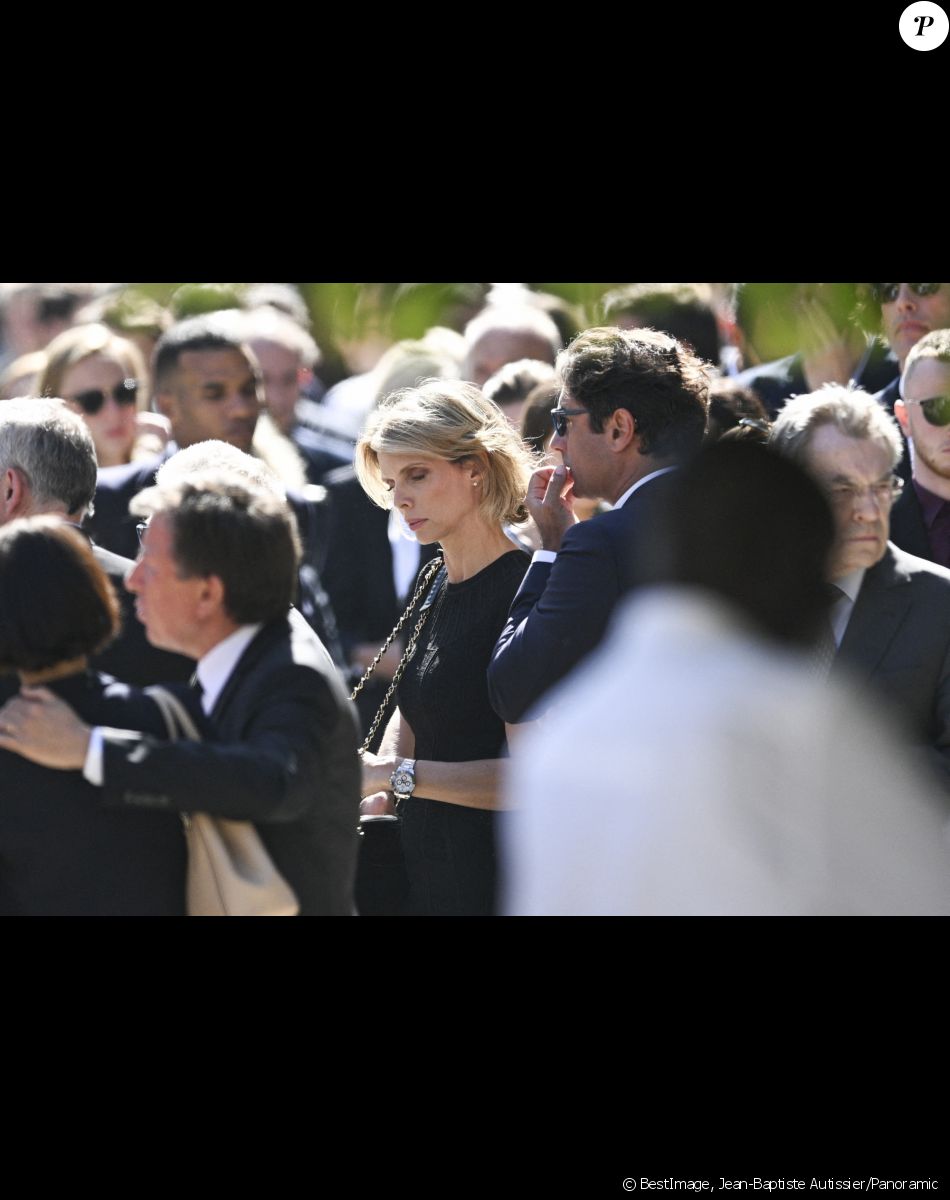Sylvie Tellier et son mari Laurent - Sortie des obsèques d'Antoine Alléno (fils du chef cuisinier français, trois étoiles au Guide Michelin Yannick Alléno) en la collégiale Notre-Dame de Poissy. © Jean-Baptiste Autissier/Panoramic/Bestimage