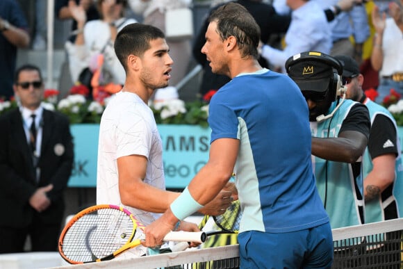Carlos Alcaraz bat Rafael Nadal (6-2, 1-6, 6-3) lors du tournoi Masters 1000 de Madrid le 6 mai 2022.