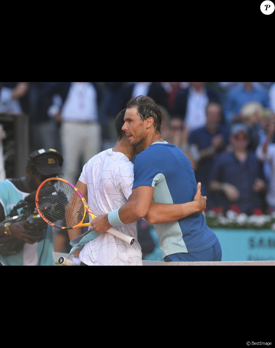 Carlos Alcaraz bat Rafael Nadal (6-2, 1-6, 6-3) lors du tournoi Masters 1000 de Madrid, le 6 mai 2022. © Antoine Couvercelle / Panoramic / Bestimage