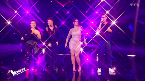 Amel Bent avec ses Talents interprète Kiss de Prince lors des demi-finales de The Voice sur TF1 ce 14 mai 2022
