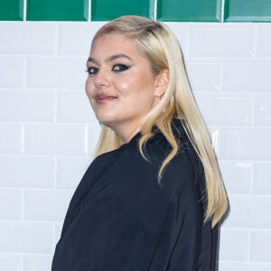 Louane Emera au photocall du défilé Ami automne-hiver 2022/2023 dans le cadre de la Fashion Week de Paris, France, le 19 janvier 2022