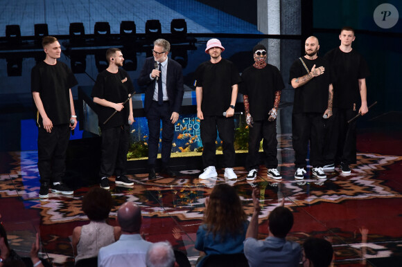 Le groupe Kalush Orchestra, vainqueur de l'Eurovision 2022 sur le plateau de l'émission "Che Tempo Che Fa" à Milan, le 15 mai 2022. 