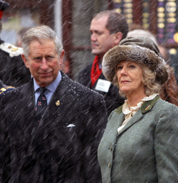 Prince Charles et son épouse Camilla Parker-Bowles visitent Wooton Basset (29 janvier 2010, UK)