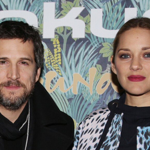 Guillaume Canet et sa compagne Marion Cotillard - Dîner de gala de la fondation Akuo suivi d'un concert privé de M.Chedid avec le collectif LAMOMALI au cabaret Lido, à Paris, France, le 17 janvier 2018. La Fondation Akuo entreprend et soutient des projets de développement durable sociaux et environnementaux.Elle offre à ses partenaires la possibilité de s'engager à ses côtés, en faveur de populations défavorisées en France et dans le monde entier. La mission de la Fondation Akuo se décline en 4 domaines d'intervention: donner accès à des sources d'énergies renouvelables continues et durablement compétitives, donner accès à l'éducation et à la connaissance, donner accès à l'eau et aux services de santé et préserver l'environnement et la biodiversité. © Denis Guignebourg/Bestimage
