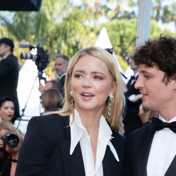 Virginie Efira et son compagnon Niels Schneider - Montée des marches du film "Hors Normes" pour la clôture du 72ème Festival International du Film de Cannes. Le 25 mai 2019 © Borde / Bestimage 