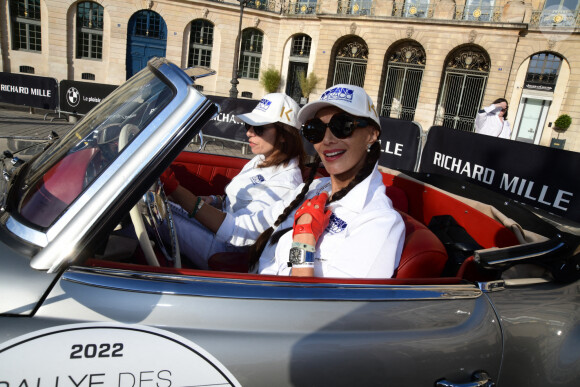 Exclusif - Sandra Murcia et Elisabeth Mousny prennent le départ de la 21éme édition du Rallye des Princesses aux couleurs du Musée océanographique de Monaco et Klausen cars, Place Vendôme à Paris le 15 mai 2022.