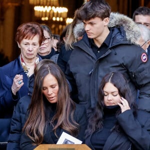 Nathalie Marquay et ses enfants Lou et Tom - La famille de Jean-Pierre Pernaut à la sortie des obsèques en la Basilique Sainte-Clotilde à Paris le 9 mars 2022. © Cyril Moreau/Bestimage