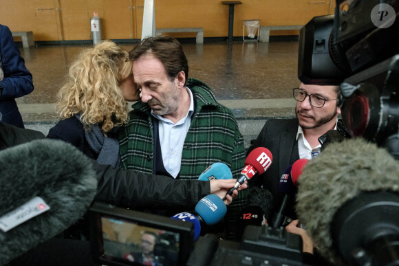 Les avocats de Cédric Jubillar, Alexandre Martin, Emmanuelle Franck et Jean-Baptiste Alary, lors d'une conférence de presse devant le tribunal de Toulouse le 11 février 2022