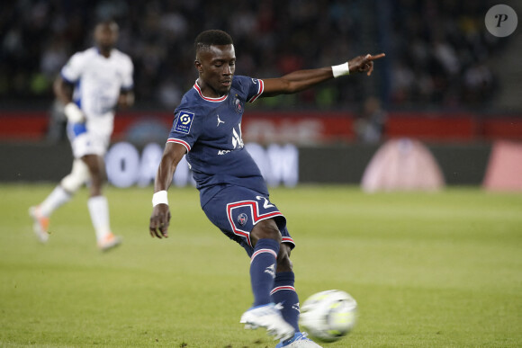 Idrissa Gueye (PSG) - Match de football de ligue 1 Uber Eats entre le Paris St Germain et Troyes (2-2) à Parisle 8 mai 2022. 