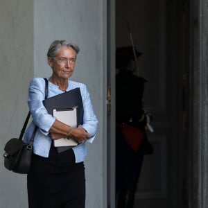 Elisabeth Borne, ministre du Travail, de l'Emploi et de l'Insertion à la sortie du conseil des ministres, au palais de l'Elysée, Paris, le 20 avril 2022