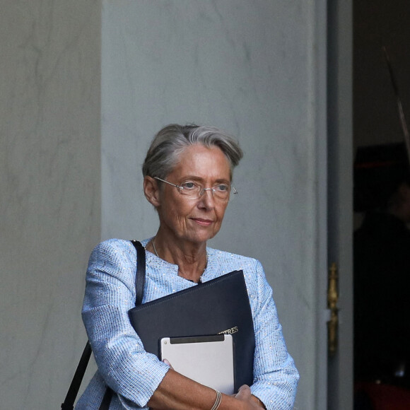 Elisabeth Borne, ministre du Travail, de l'Emploi et de l'Insertion à la sortie du conseil des ministres, au palais de l'Elysée, Paris, le 20 avril 2022