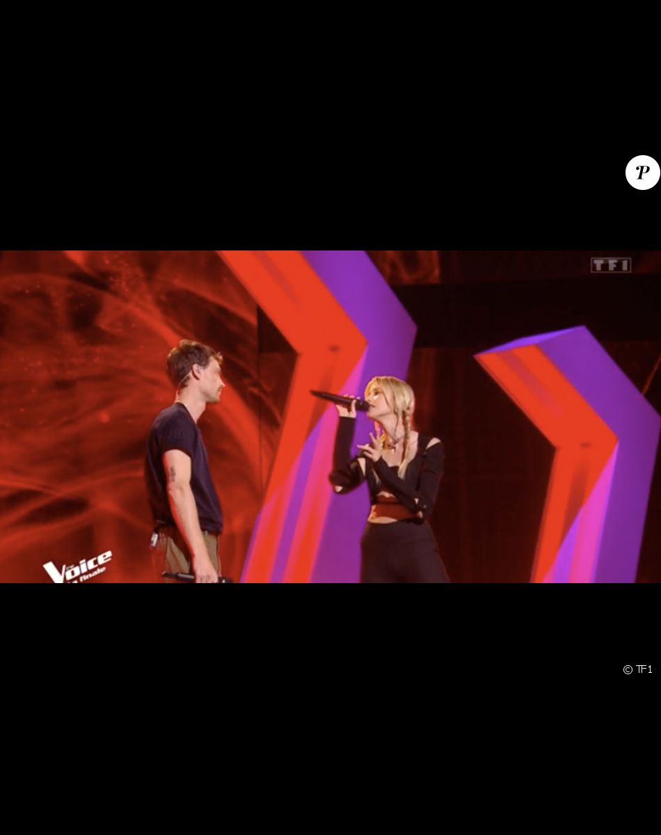 Vike (équipe d'Amel Bent) chante avec Angèle lors de la finale de "The Voice" - Émission du 21 mai 2022, TF1
