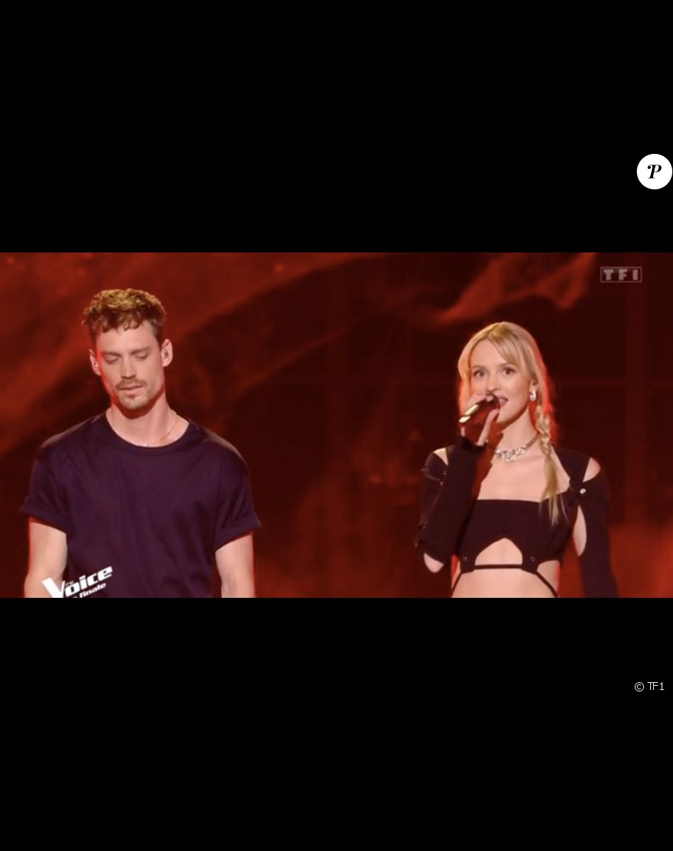 Vike (équipe d'Amel Bent) chante avec Angèle lors de la finale de "The Voice" - Émission du 21 mai 2022, TF1