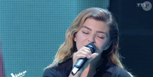 Caroline (équipe de Marc Lavoine) chante avec Christophe Willem lors de la finale de "The Voice" - Émission du 21 mai 2022, TF1
