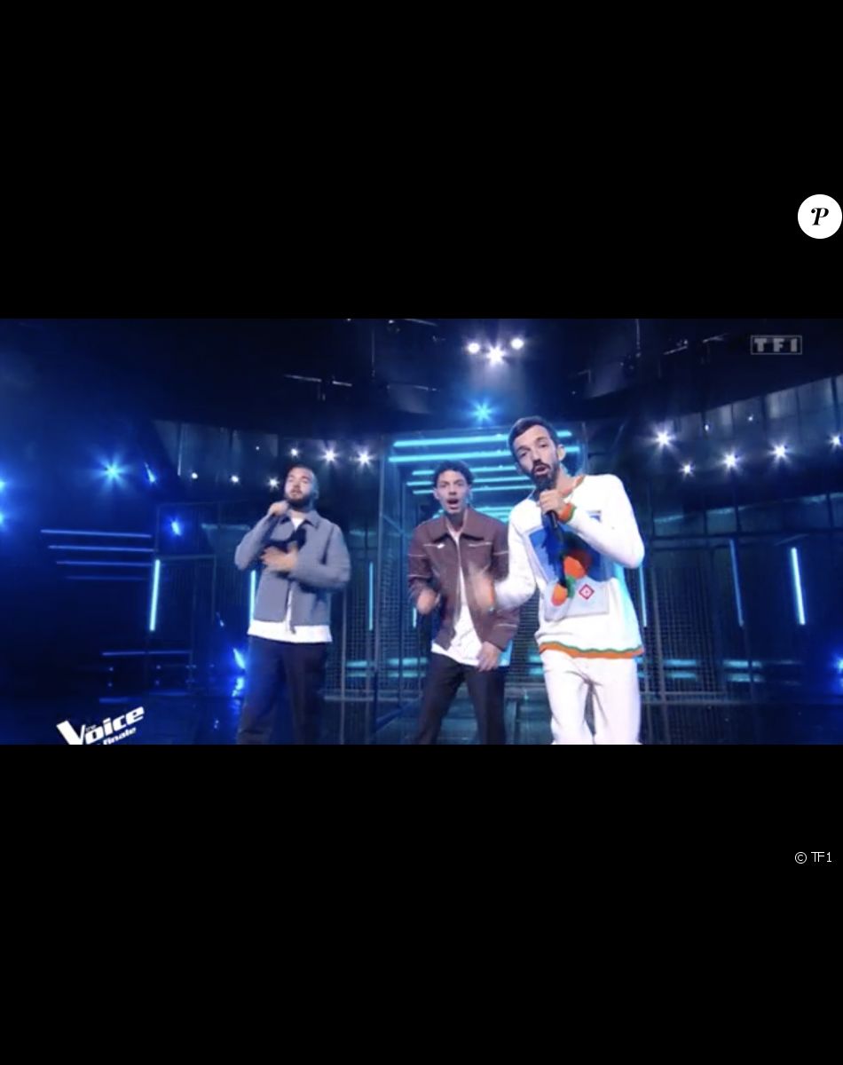 Loris (équipe de Nolwenn Leroy) chante avec Bigflo et Oli lors de la finale de "The Voice" - Émission du 21 mai 2022, TF1