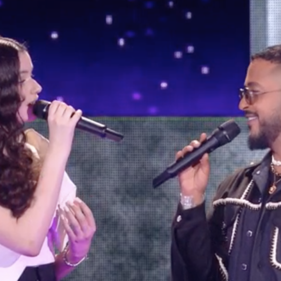 Nour (équipe de Florent Pagny) chante avec Slimane lors de la finale de "The Voice" - Émission du 21 mai 2022, TF1