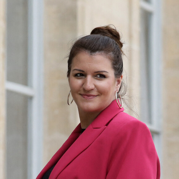 Marlène Schiappa, ministre déléguée auprès du ministre de l'Intérieur, chargée de la Citoyenneté à la sortie du conseil des ministres, au palais de l'Elysée, à Paris, France, le 28 avril 2022. © Stéphane Lemouton/Bestimage