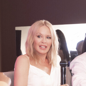 Kylie Minogue - K.Minogue et P.Gou lors de la conférence de presse "Magnum" lors du 75 ème Festival International de Cannes, le 19 mai 2022. © Jack Tribeca / Bestimage 