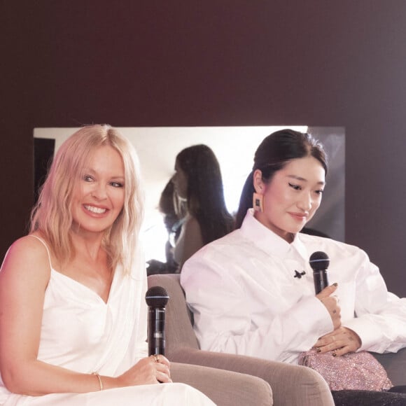 Kylie Minogue et Peggy Gou - K.Minogue et P.Gou lors de la conférence de presse "Magnum" lors du 75 ème Festival International de Cannes, le 19 mai 2022. © Jack Tribeca / Bestimage 