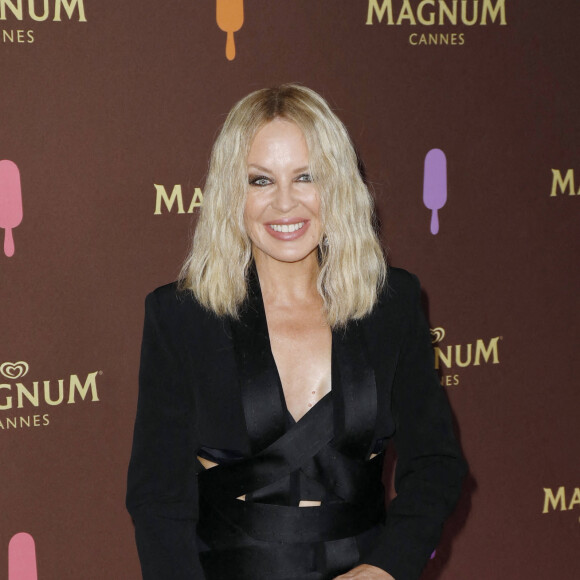 Kylie Minogue au photocall de la soirée "Magnum" lors du 75ème Festival International du Film de Cannes 