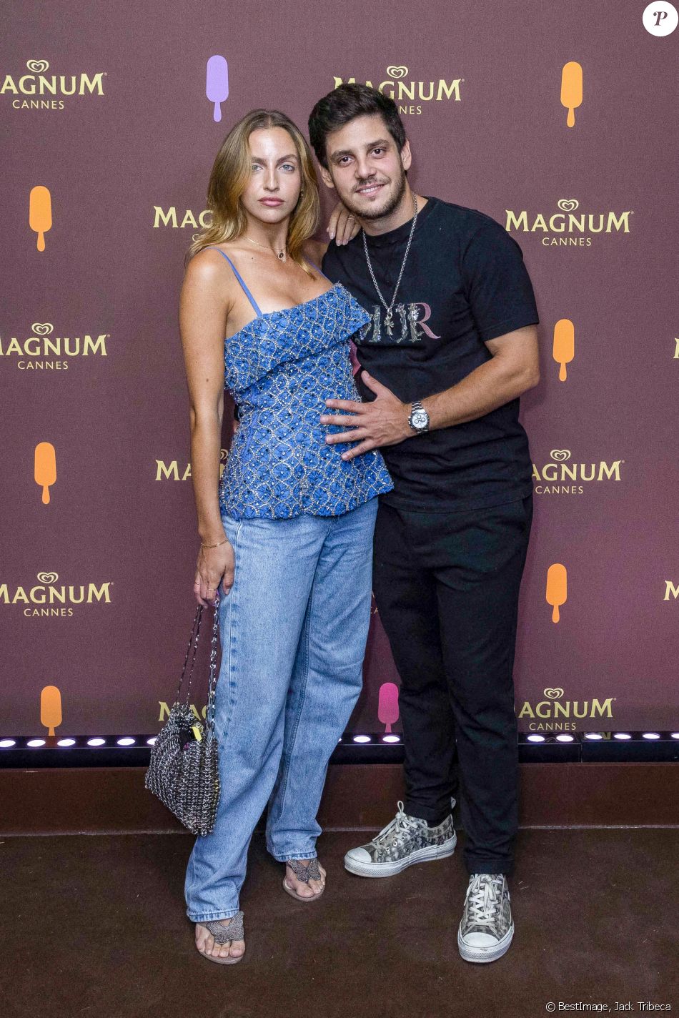Carla Ginola et son compagnon Adrien au photocall de la soirée Magnum