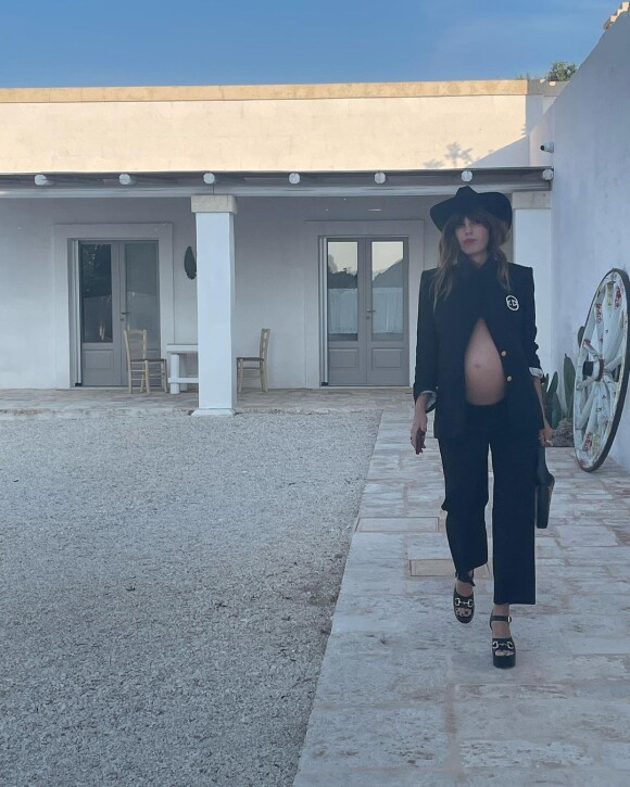 Lou Doillon en vacances à Rome quelques jours avant son accouchement. @ Instagram / Lou Doillon