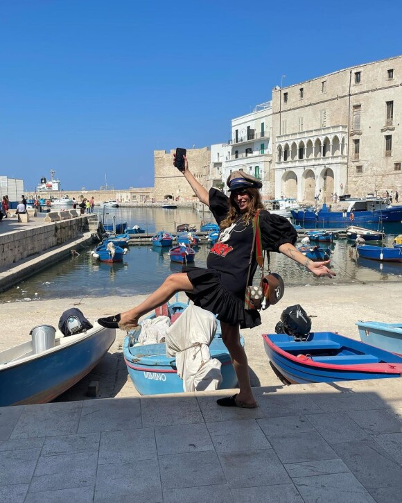 Lou Doillon en vacances à Rome quelques jours avant son accouchement. @ Instagram / Lou Doillon