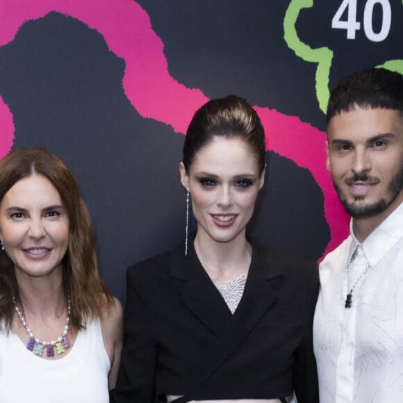 Thylane Blondeau, Kikai Prette, Coco Rocha, Baptiste Giabiconi - Photocall de la soirée des 40 ans du bijoutier "APM Monaco" à la plage La Môme lors du 75ème Festival International du Film de Cannes le 21 mai 2022. © Jack Tribeca / Bestimage 