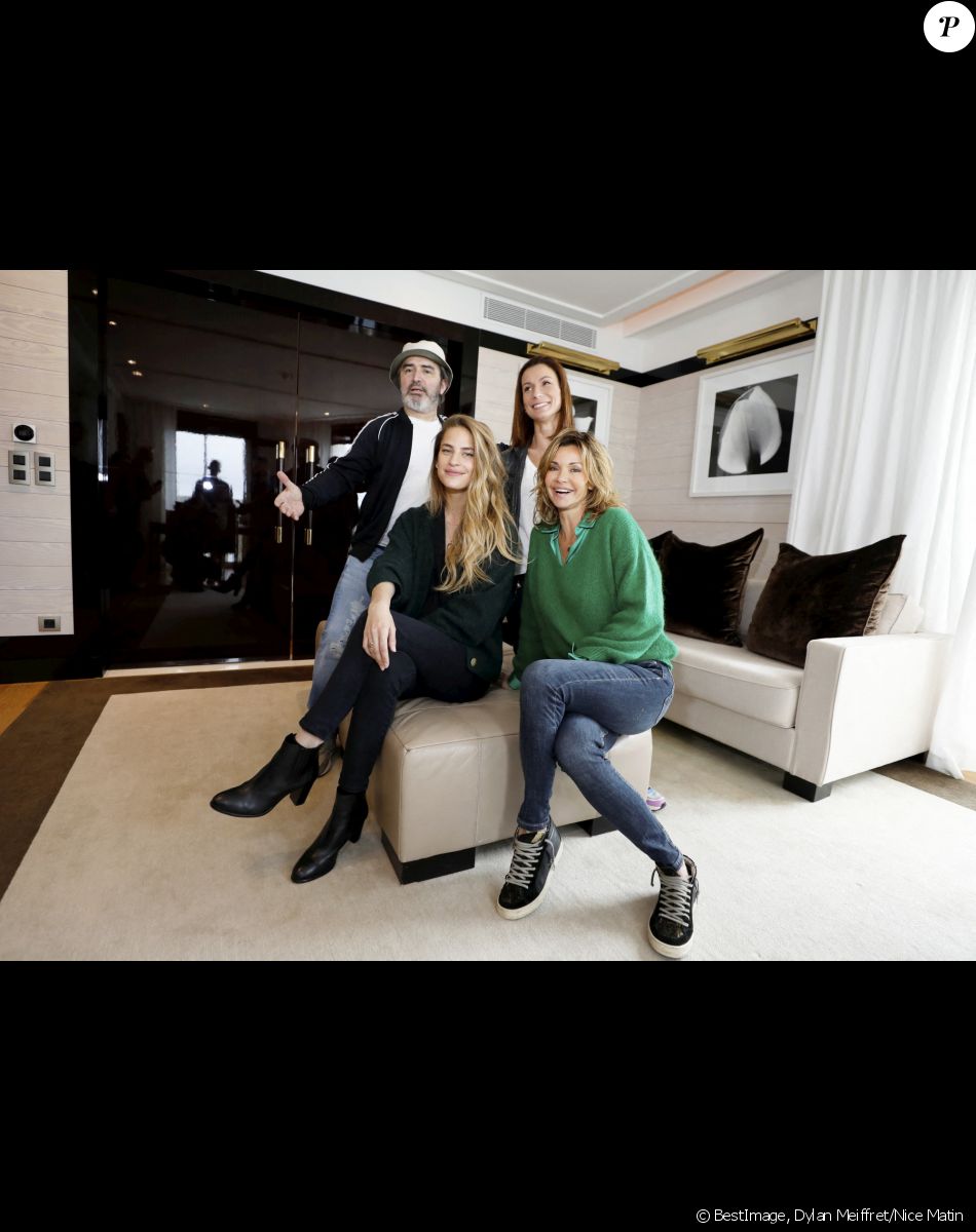 Exclusif - Arnaud Henriet, Jennifer Lauret, Solène Hébert et Ingrid Chauvin - lors de la rencontre des lecteurs de Nice-Matin avec les acteurs de la serie "Demain nous appartient" en marge de la 5ème saison du festival International des Séries "Canneseries" à Cannes, France, le 3 avril 2022. © Dylan Meiffret/Nice Matin/Bestimage